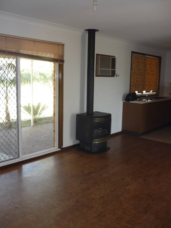 NEAT AS A PIN!!! Picture