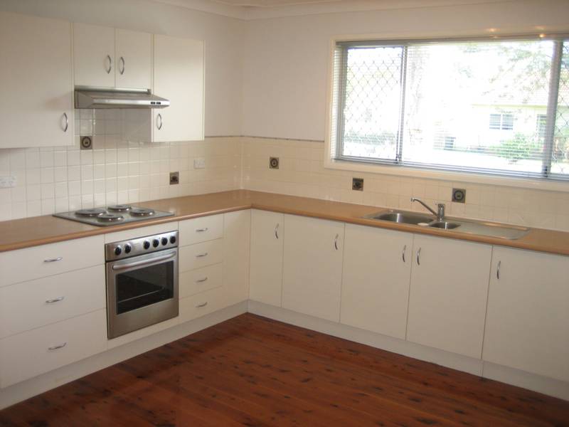 3 BEDROOM HOME Picture 2