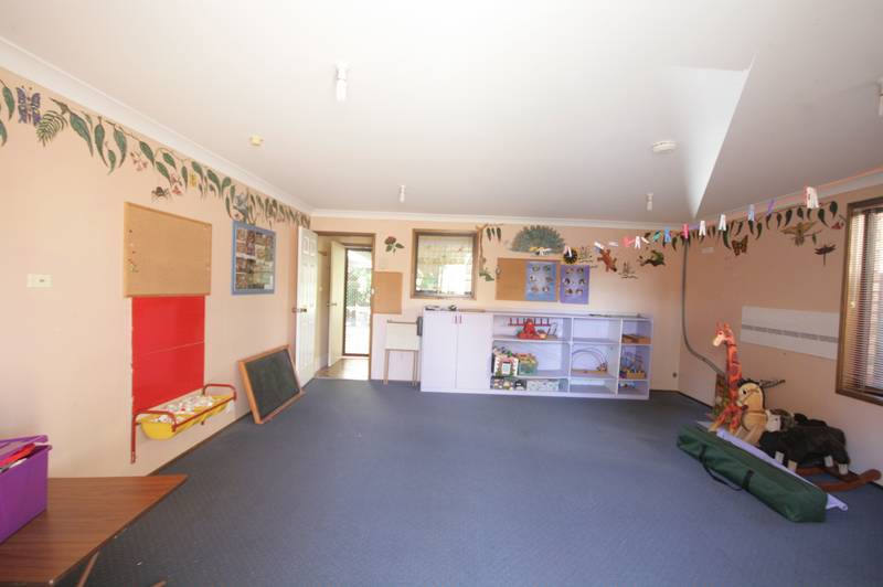 WONDERFUL HOME WITH OPPORTUNITY PLUS Picture 3