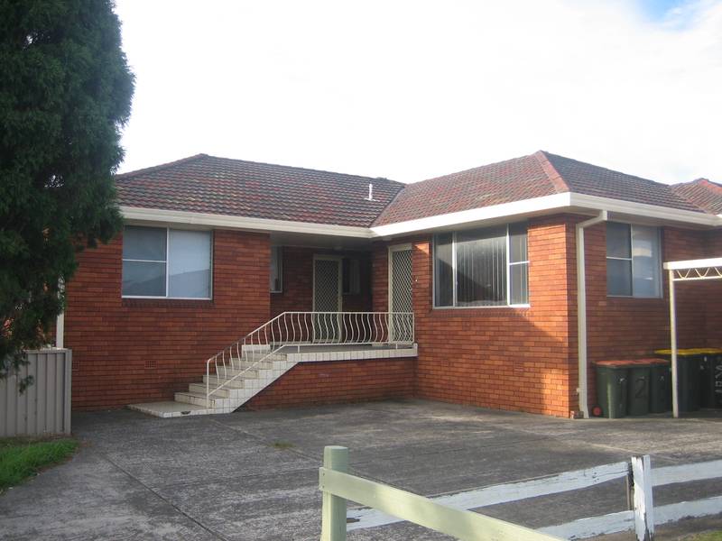 GREAT UNIT! GREAT LOCATION! Picture 1