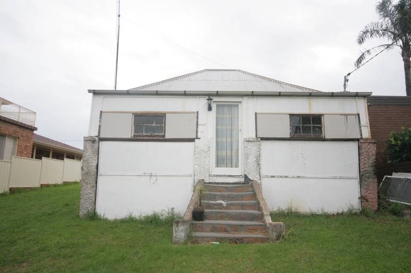 PARTLY
FURNISHED FOUR BEDROOM HOME Picture 1