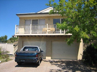 NEAR NEW 2 STOREY HOME IN FOREST GROVE! Picture