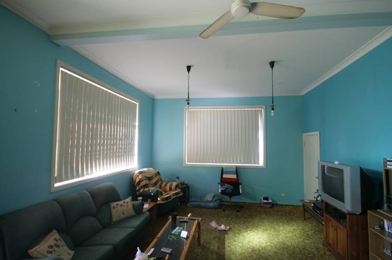 BIG HOME! SMALL PRICE! Picture 3