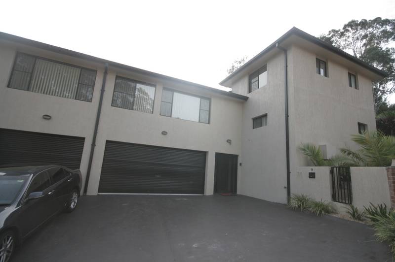 A TRULY SPECTACULAR HOME Picture 2