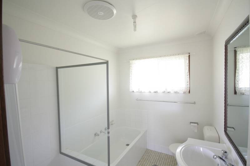 ALL OFFERS CONSIDERED Picture 3