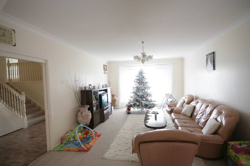 GOOD LOOKING Picture 2