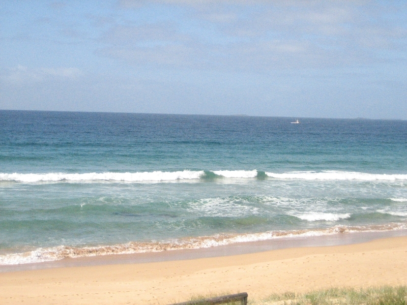 RELAX TO THE SOUNDS OF THE WAVES.... Picture 1