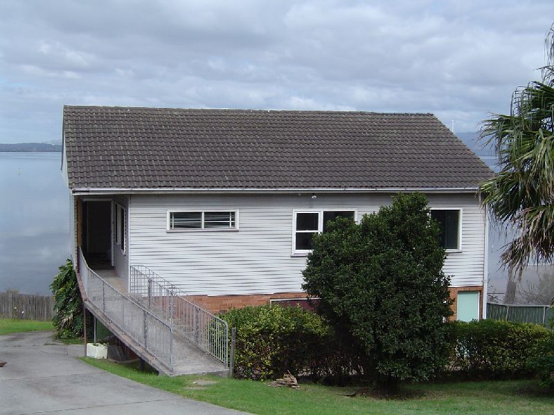 WATERFRONT VIEWS Picture 1