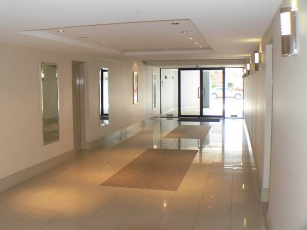 EXECUTIVE 3 BEDROOM UNIT!!! - APPLICATION APPROVED!! Picture 1