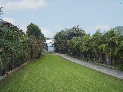 EXTRA LARGE FAMILY HOME Picture 2