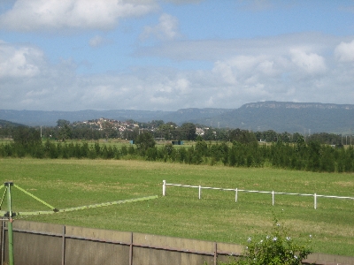 4 BEDROOM HOME Picture 2