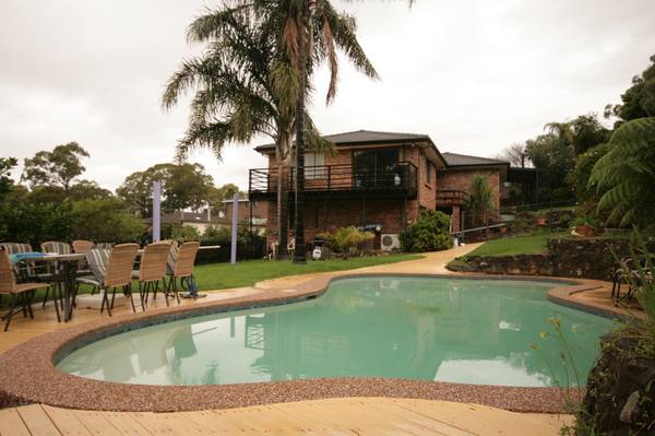 RELAX BY THE POOL!! Picture 1