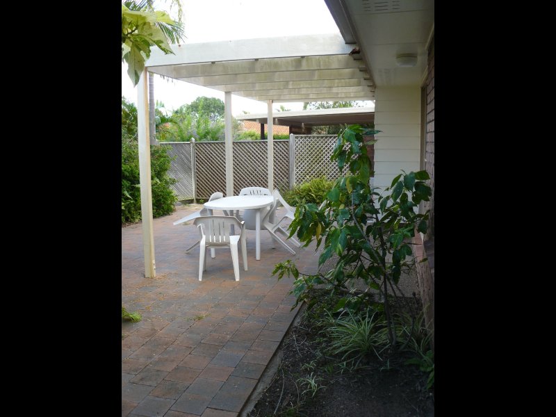 QUIET LIVING IN A PLEASANT COMMUNITY Picture 1