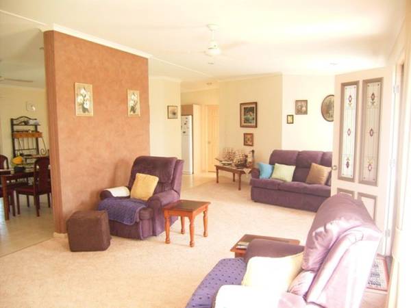 ROOM for TRUCK? BOAT? CARS? CARAVAN? Picture 2