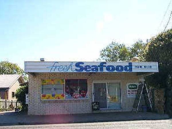 THRIVING BUSINESS IN COASTAL TOWN OF BARGARA Picture 1