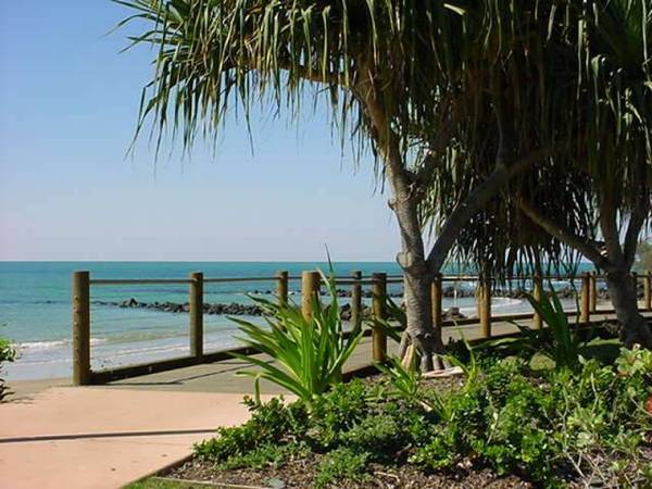 THRIVING BUSINESS IN COASTAL TOWN OF BARGARA Picture 2