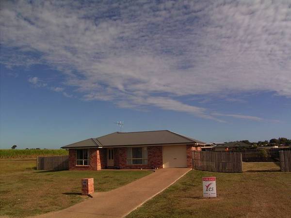 MODERN HOME @ BURNETT HEADS Picture 2