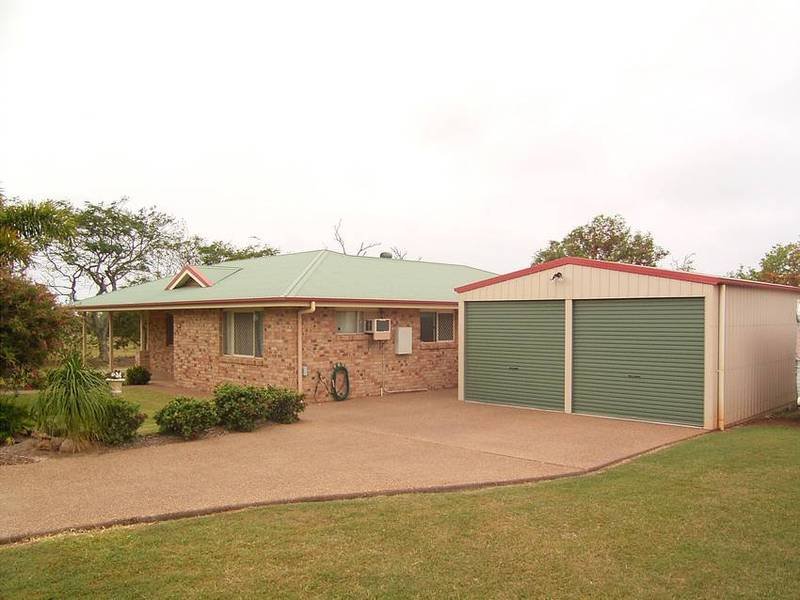 LOVE AT FIRST SIGHT Picture 2