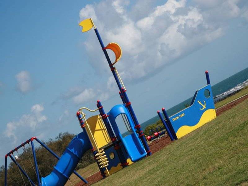 The Best Estate in Burnett Heads Picture 3