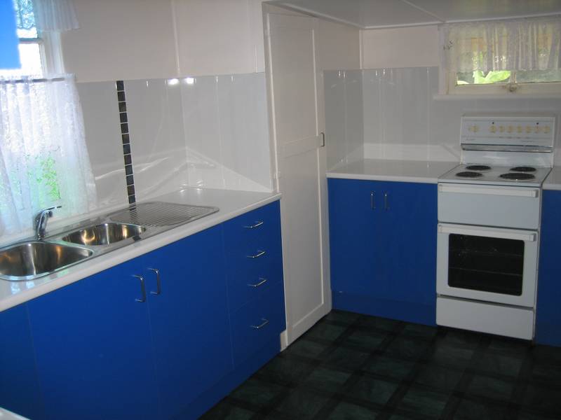 3 BEDROOM HOME - CLOSE TO TOWN Picture