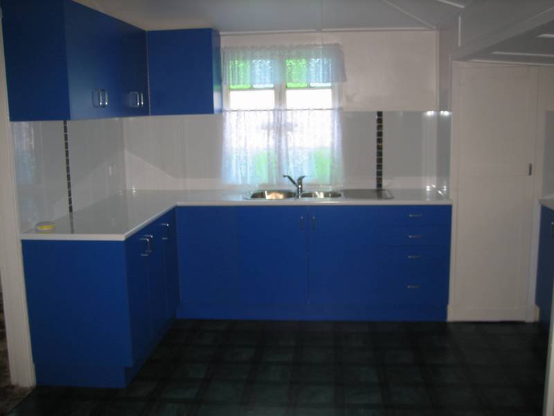 3 BEDROOM HOME - CLOSE TO TOWN Picture