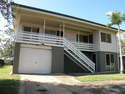 CONVENIENT LOCATION... walk to all amenities Picture