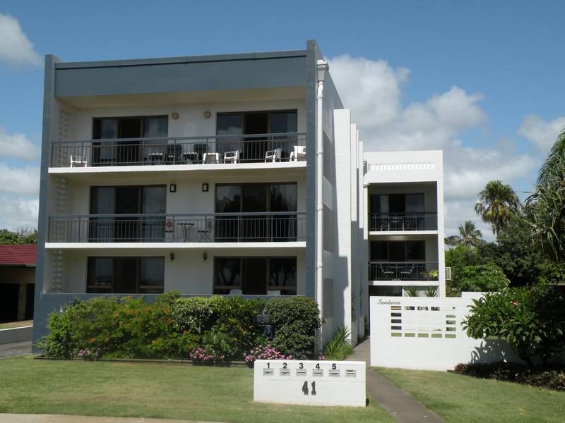 Refurbished Oceanfront Unit Picture 1