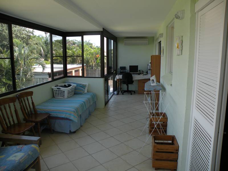 Refurbished Oceanfront Unit Picture 3