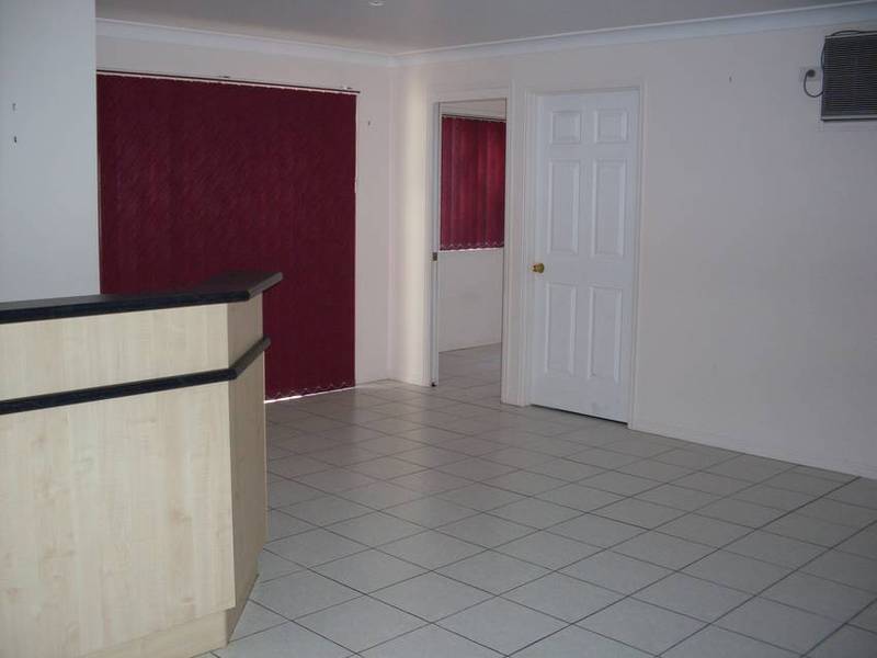 CONVENIENT BARGARA LIVING Picture 2