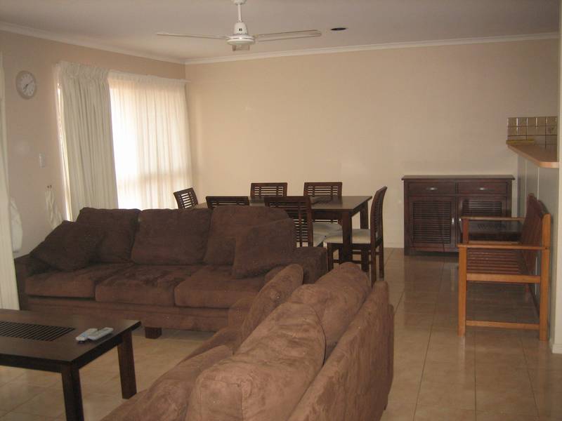 WALK TO BEACH Picture 3