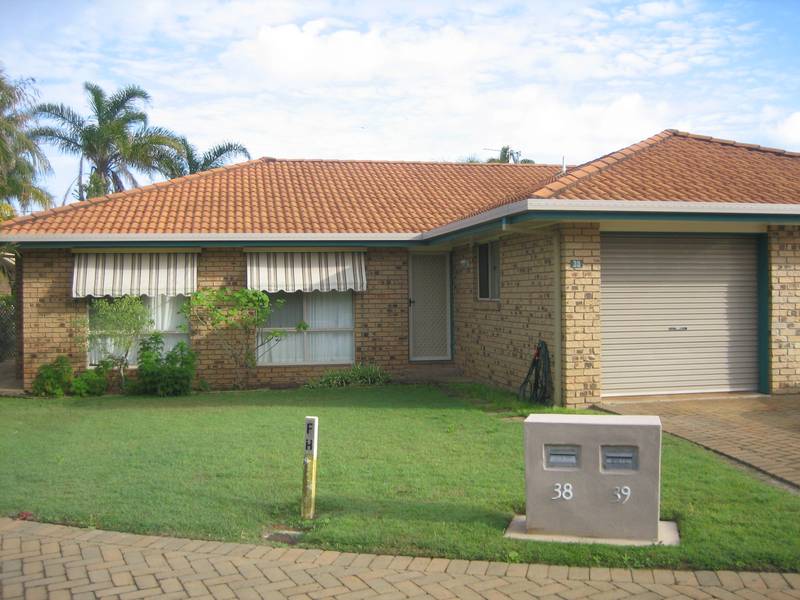 WALK TO BEACH Picture 1