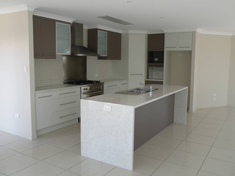 Pavilion Style Living Picture 2