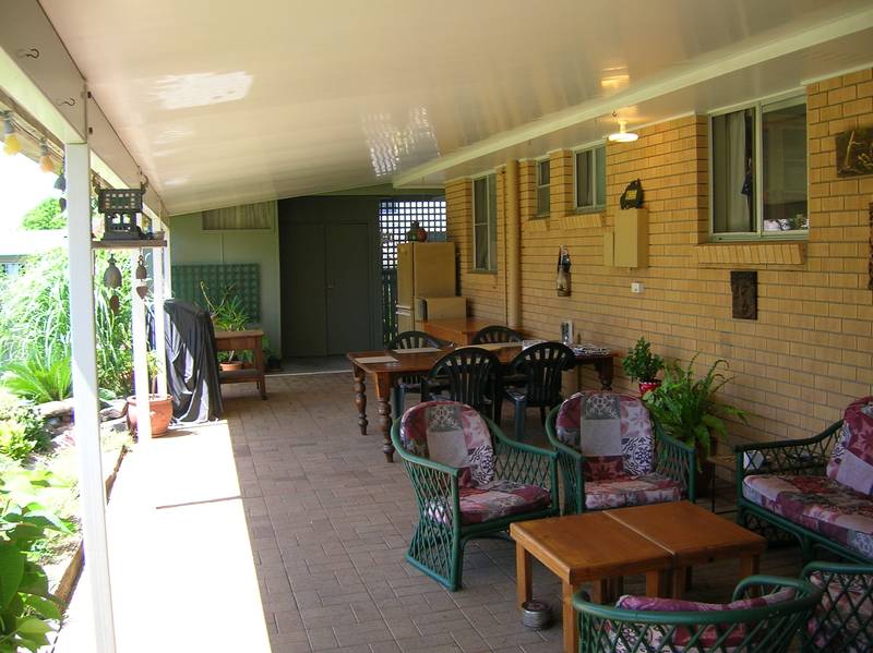 IT FEELS LIKE HOME TO ME Picture 3