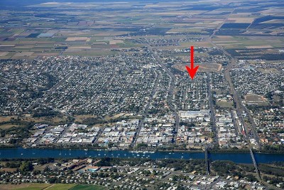 SO CLOSE TO EVERYTHING! Picture