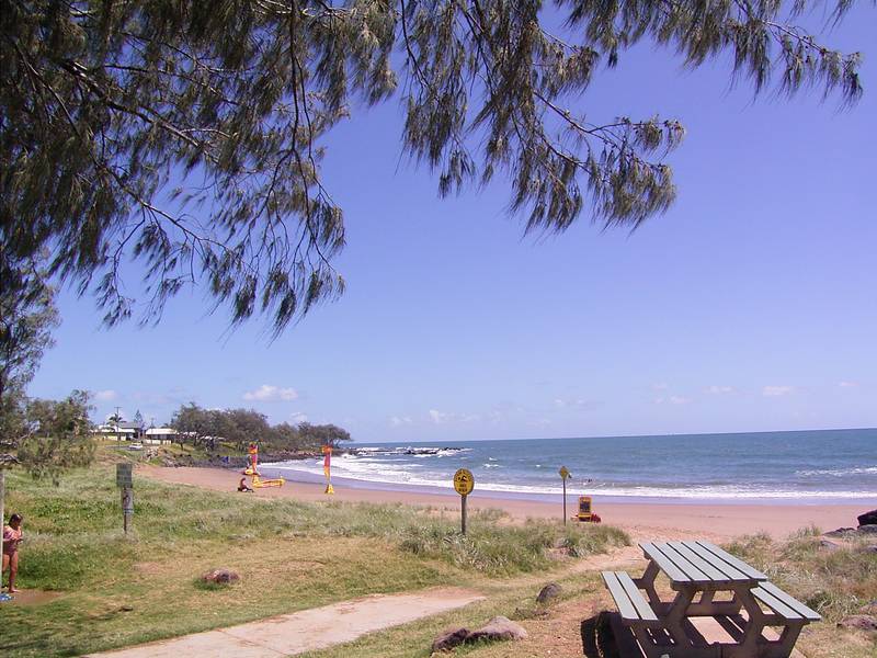 BURNETT HEADS LAND Picture 1