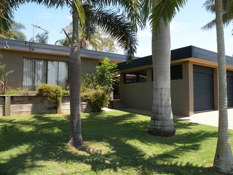 HUMMOCK HOME WITH VIEWS Picture 2