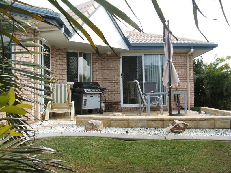 WALK TO EVERYWHERE, LUXURY AT THE BEACH Picture 1