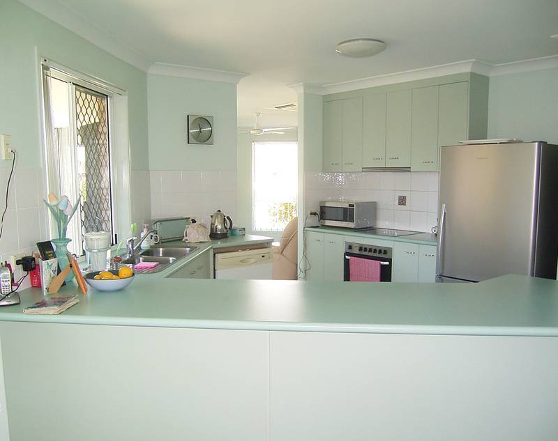 WALK TO EVERYWHERE, LUXURY AT THE BEACH Picture 3