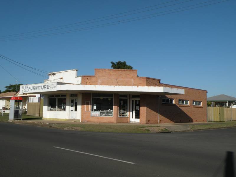 COMMERCIAL PREMISES Picture 3