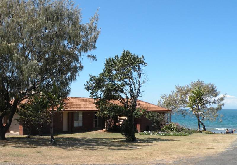 Looking for Absolute Ocean front? Picture 3