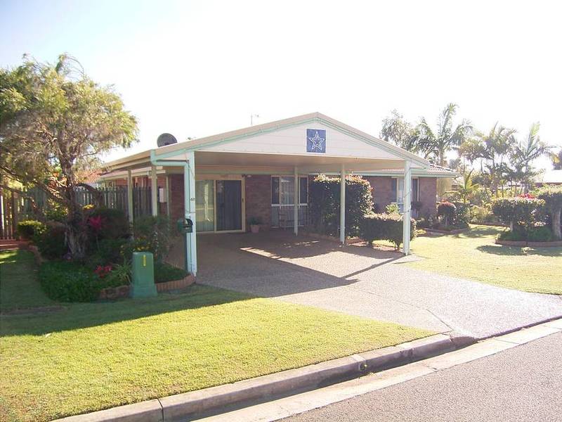 GREAT VALUE, WALK TO KELLY'S BEACH Picture 2