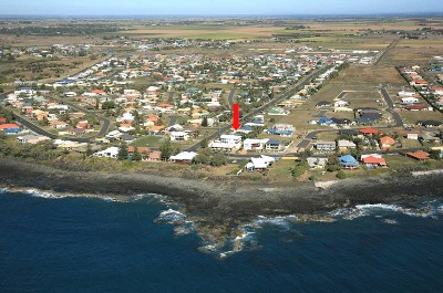 4 Bedder Just Metres from the Ocean Picture