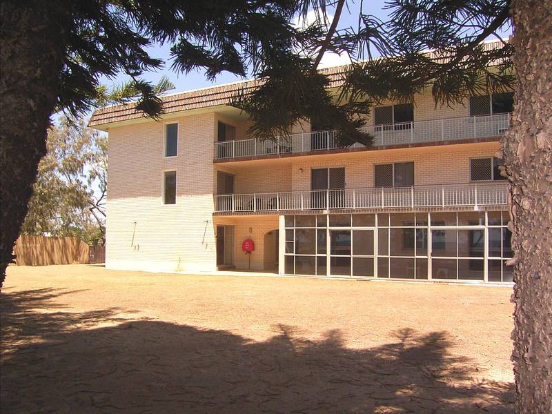 Stop at the Lifesaver's tower, Buy right there! Picture 2