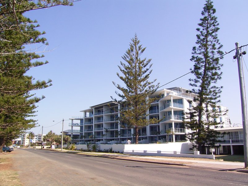 Fully Schmick Picture 3