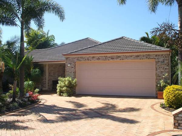 Central Bargara Beauty + Pool Picture 1