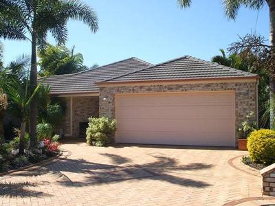 Central Bargara Beauty + Pool Picture Central Bargara Beauty + Pool Picture