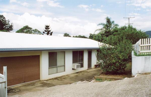 1 HOME FOR 2 FAMILIES Picture 1