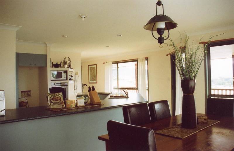 THE HIGH LIFE Picture 3