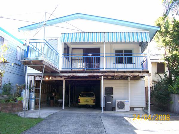 LARGE FAMILY HOME Picture