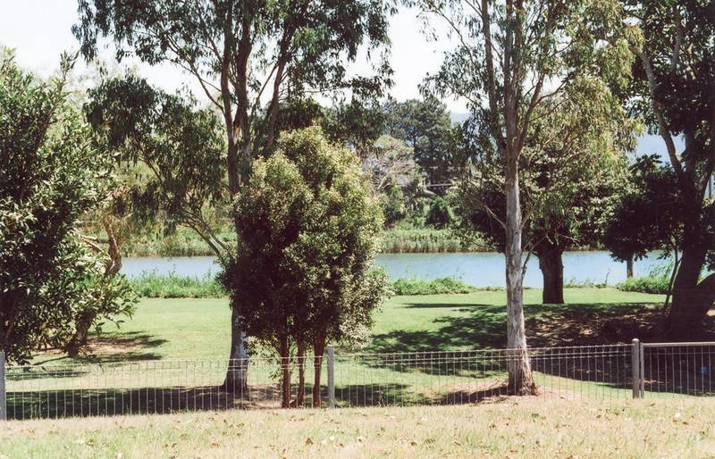 MODERN RIVERFRONT LIVING Picture 2